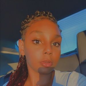 Meet your Posher, Korie